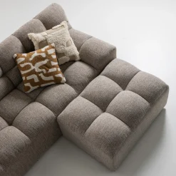 Allure Hocker