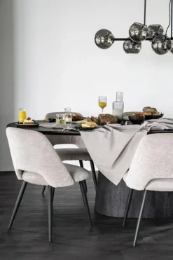 Aron Bruin Eettafel