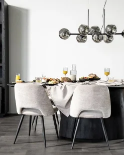 Aron Zwart Eettafel