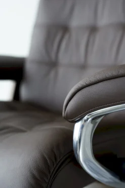 Erik L Relaxfauteuil + Hocker