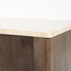 Lio Dressoir
