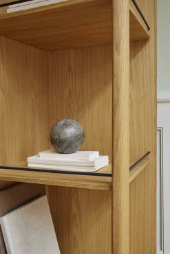 SM546 Highboard