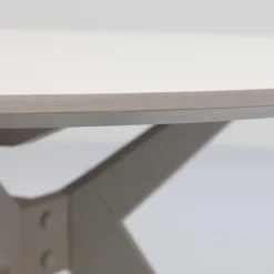 Zeme Eettafel